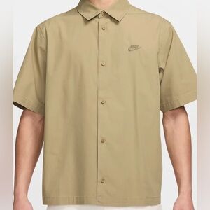 NWT Nike Club Short Sleeve Button-Up Shirt - Khaki Beige - Size M Loose Fit